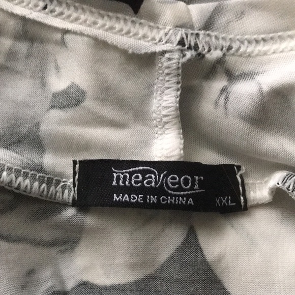 ❇️4/$20 Sleeveless Vest/Coverup - Picture 3 of 5